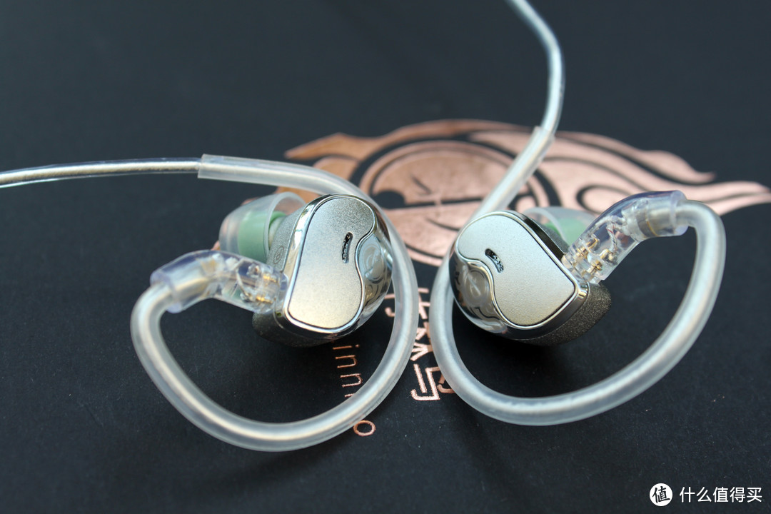 竹林鸟青鸾入耳式有线耳机：造型新颖，音色出众