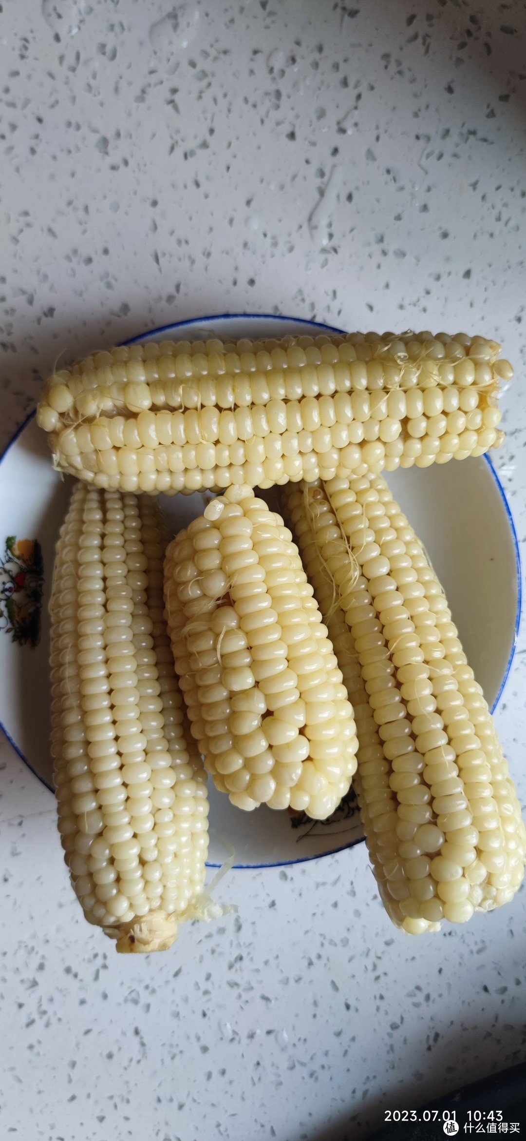 夏天到了，你喜欢吃煮的玉米还是火烧的玉米？
