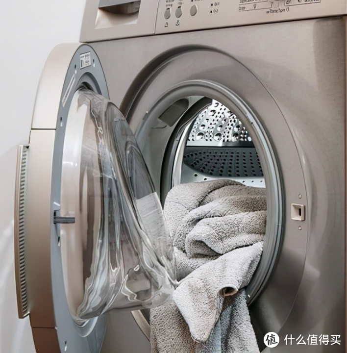 你还觉得洗衣机是最干净的吗？别被干净的外表所欺骗，经常发炎、洗衣有霉味，那就代表洗衣机该清洗了！