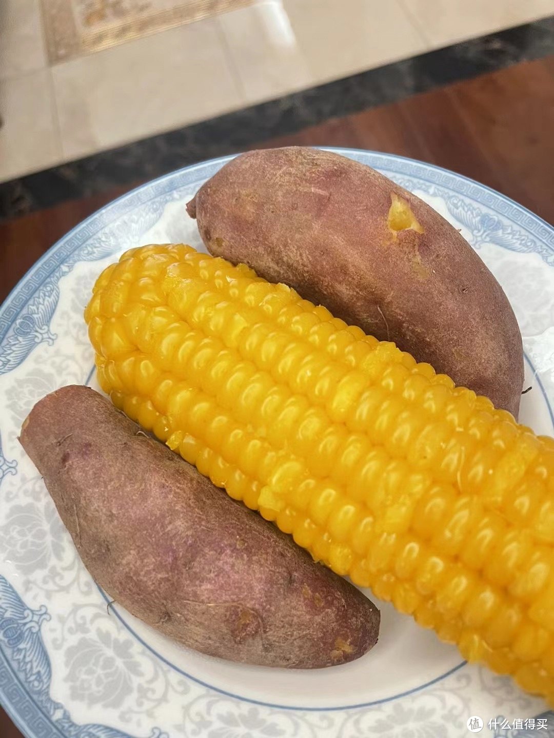 爷爷自己种的番薯和玉米