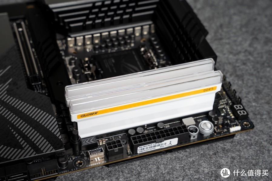 高频低时序，光威 神策RGB 皓月白 DDR5 6800 CL34电竞内存开箱分享