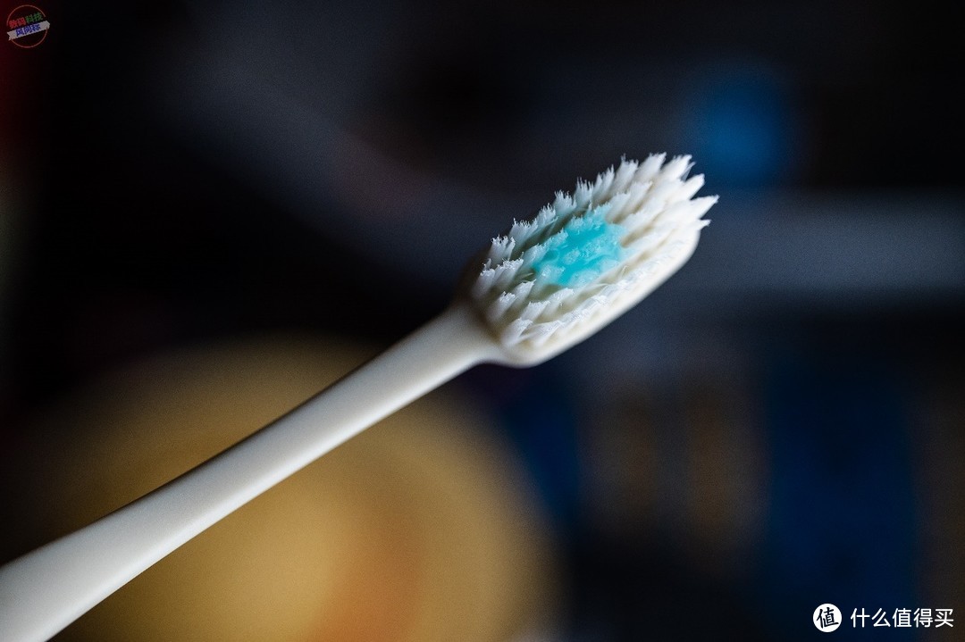 深清酶配方的牙膏，低摩擦配方，护牙去牙渍