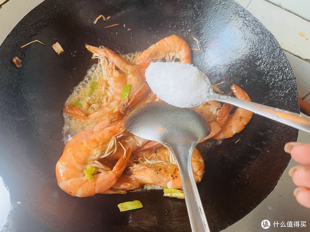 活冻海虾怎么选，看我的3款推荐！附好吃的红烧大虾做法，小白也能5分钟做出这道快手菜！