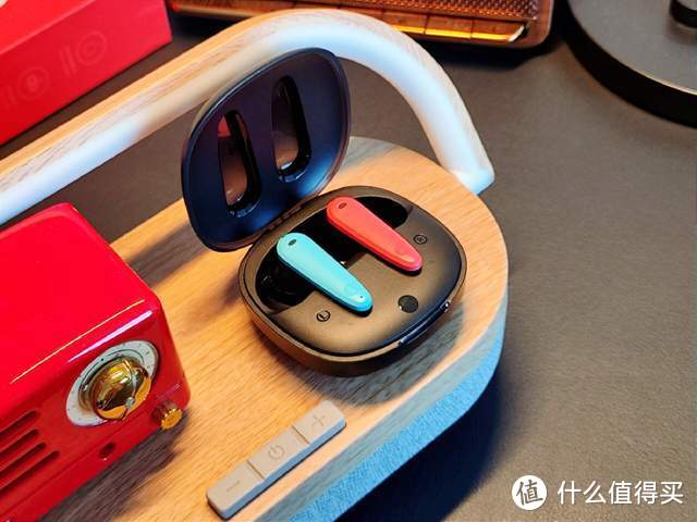 Switch经典红蓝机配色的百元降噪耳机，米物是懂年轻人的喜欢！