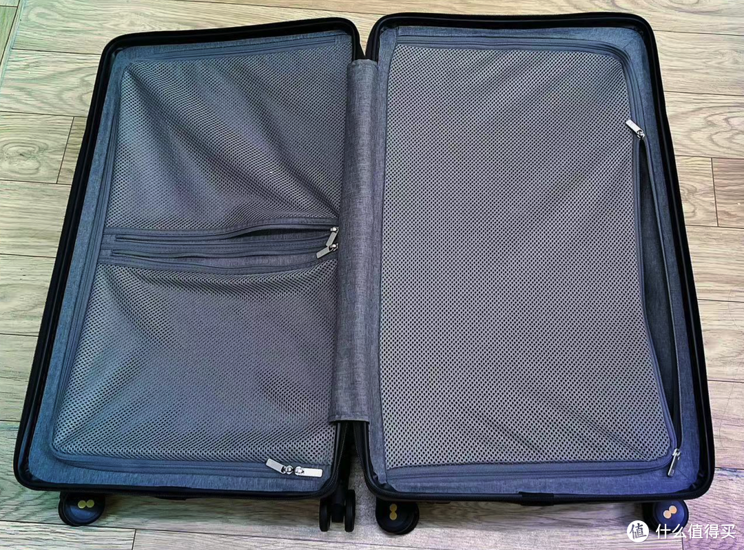 地平线8号行李箱旅行达人必备！轻巧耐用，让你的旅途更轻松！