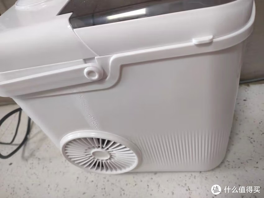 奥克斯家用制冰机：为家庭带来便利与清凉