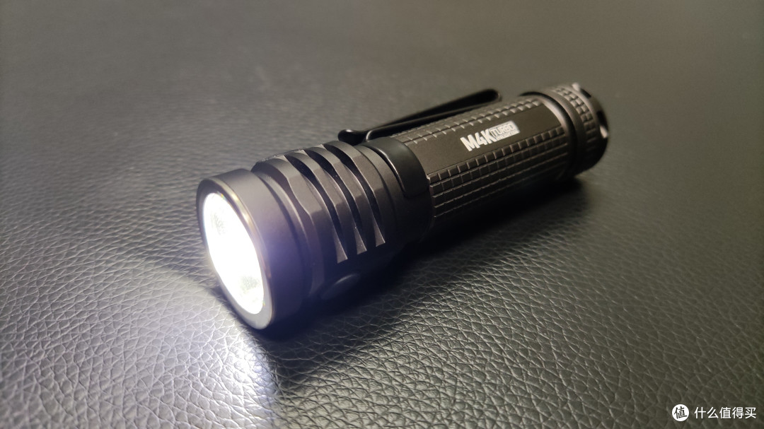 67麻雀虽小五脏俱全在路上最小18650手电m4k上手体验67