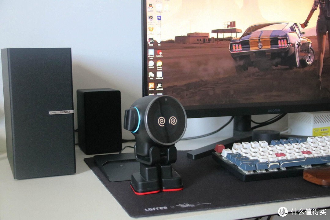 乐天派桌面机器人：让你的办公室变身未来科技展览馆！