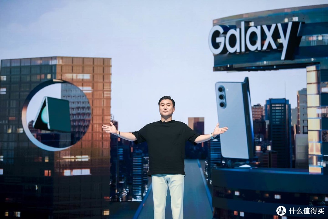 三星Galaxy Z Fold 5国行发布：更轻薄+IPX8防水，12999元起