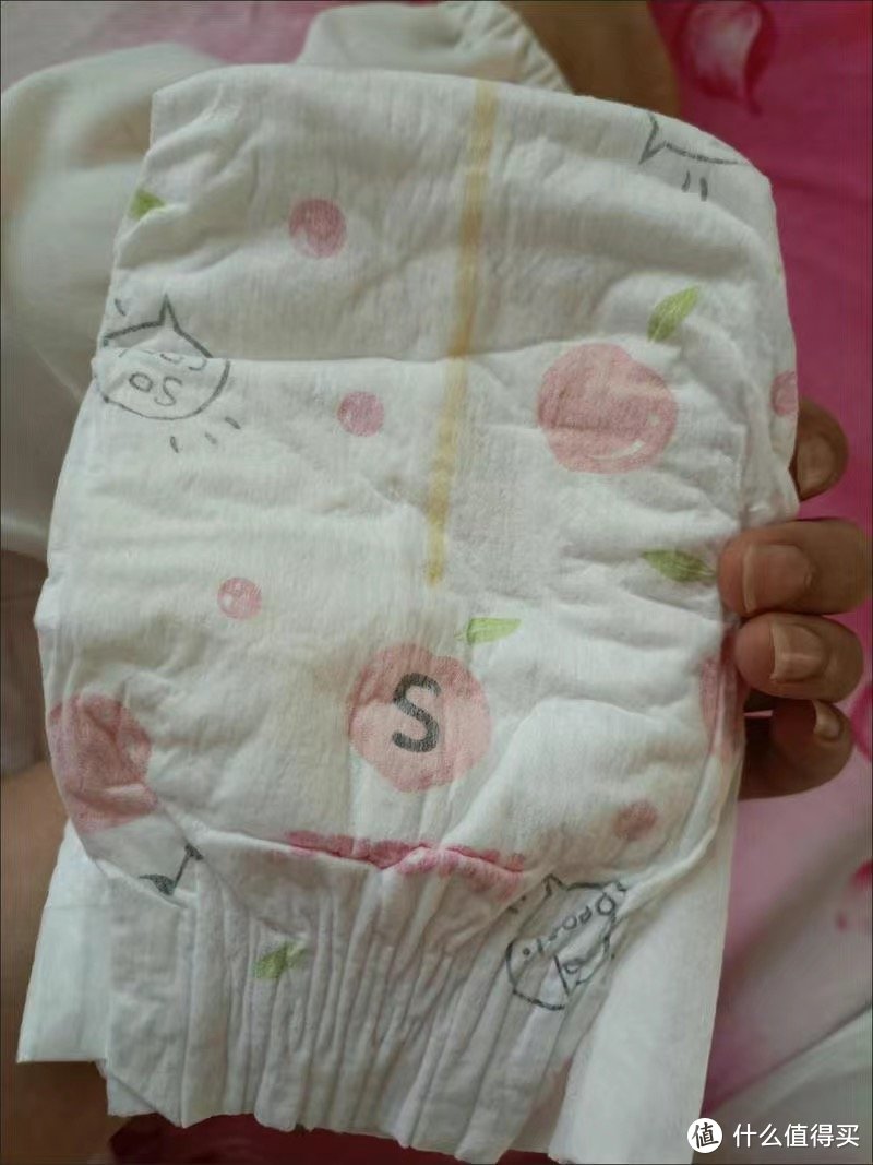 奶爸为了给孩子选好的纸尿裤也是操碎了心。😁😁😁