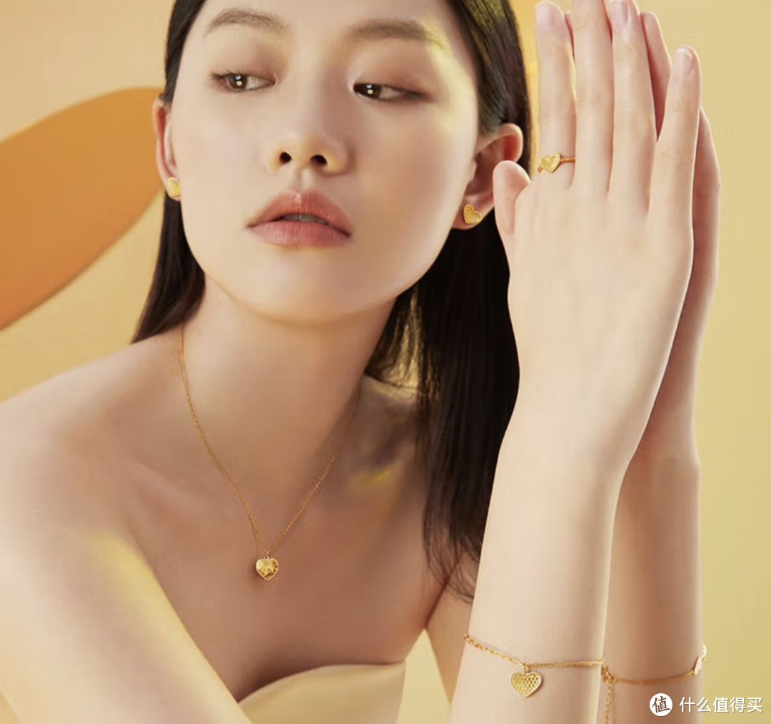 CHJ JEWELLERY 潮宏基 七夕情人节礼物心光5G黄金足金项链女爱心吊坠套链计价工费260元 约3.1g，好价！