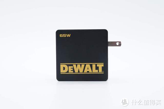 PD 65W输出，电池极速补能，DeWALT得伟充电座套装评测