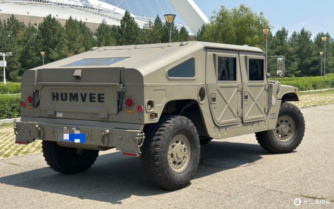 个头不够高,路都看不着!美规悍威humvee c 18款 6.2l