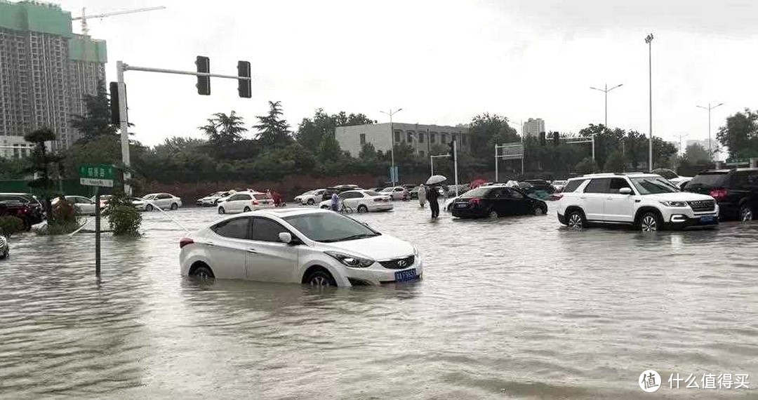 车辆被洪水冲走怎么办？保险是否能赔？