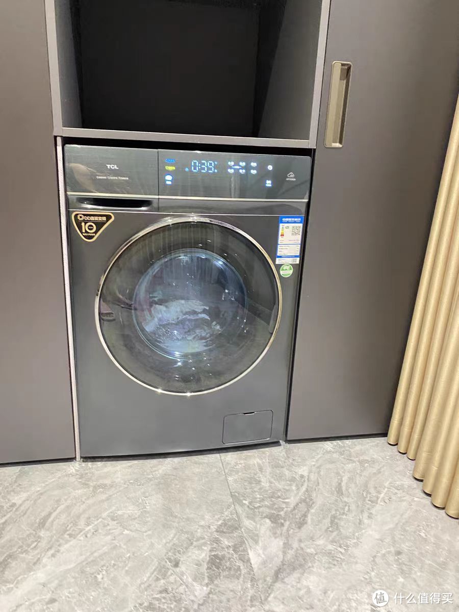 洗衣机界的黑马TCL直驱变频滚筒T7超薄嵌入式洗衣机