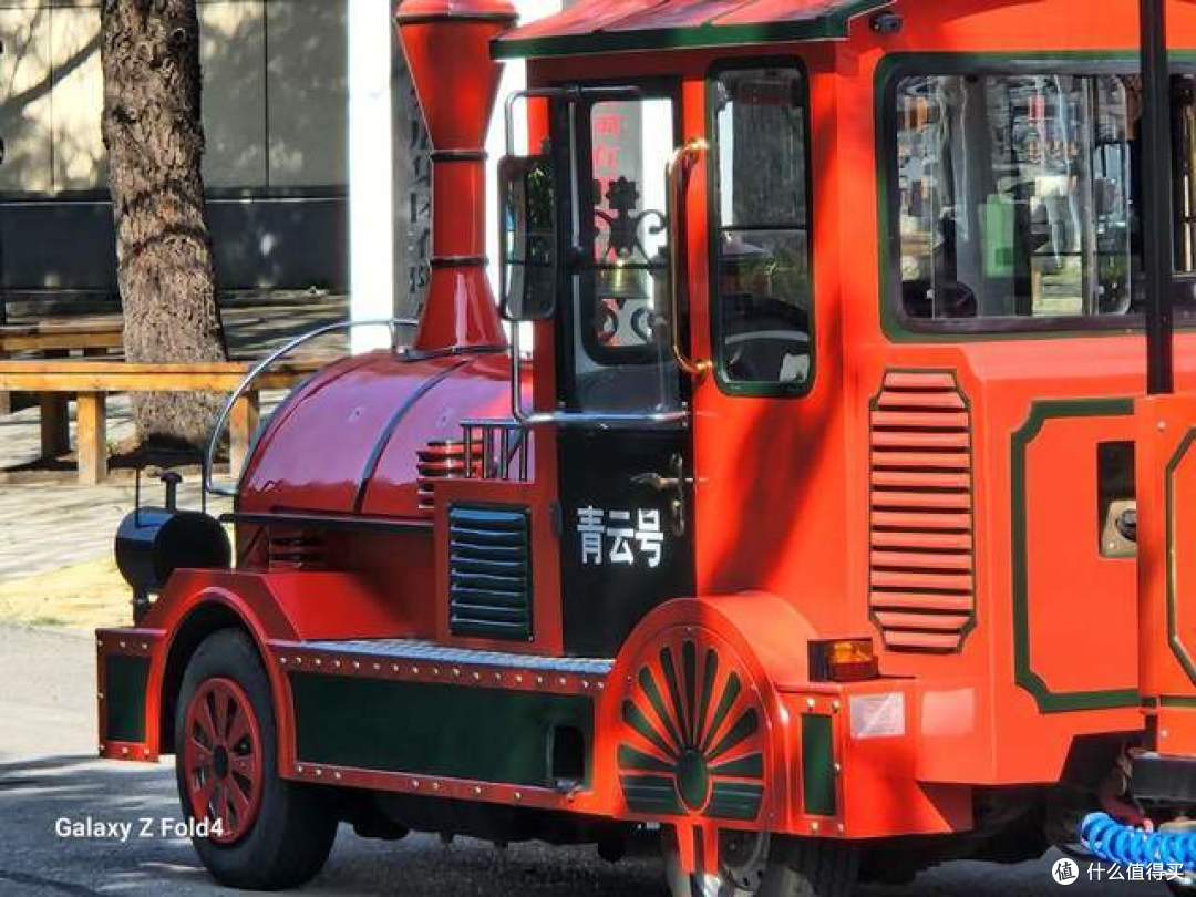 旗舰折叠屏手机怎么选？真机对比荣耀Magic V2、华为Mate X3和三星Galaxy Z Fold4，谁更强？