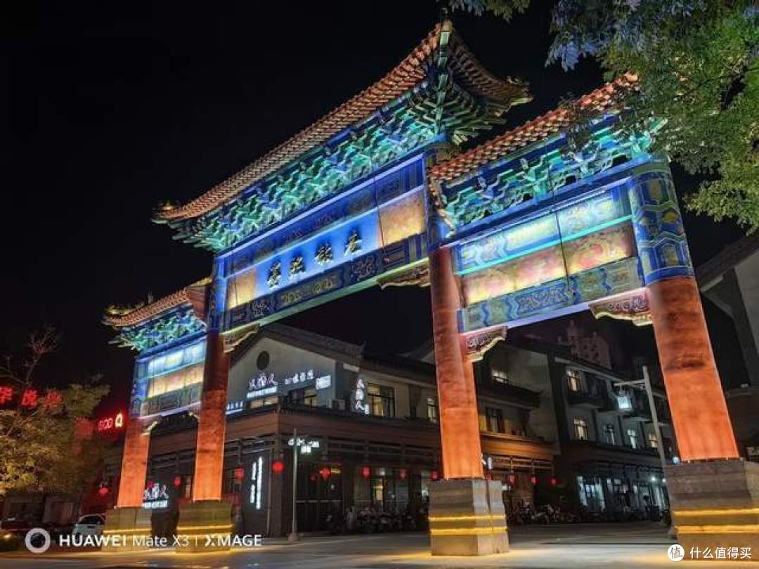 旗舰折叠屏手机怎么选？真机对比荣耀Magic V2、华为Mate X3和三星Galaxy Z Fold4，谁更强？