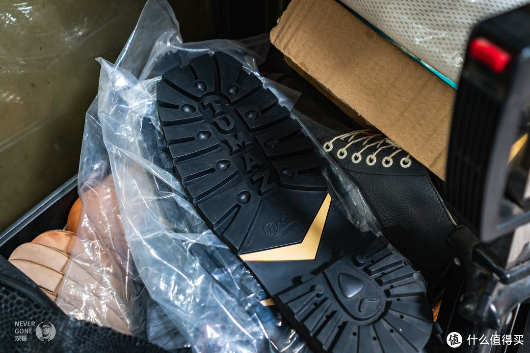 探访顶楼带院的高品质固特异鞋靴工坊：Quan Shoemaker