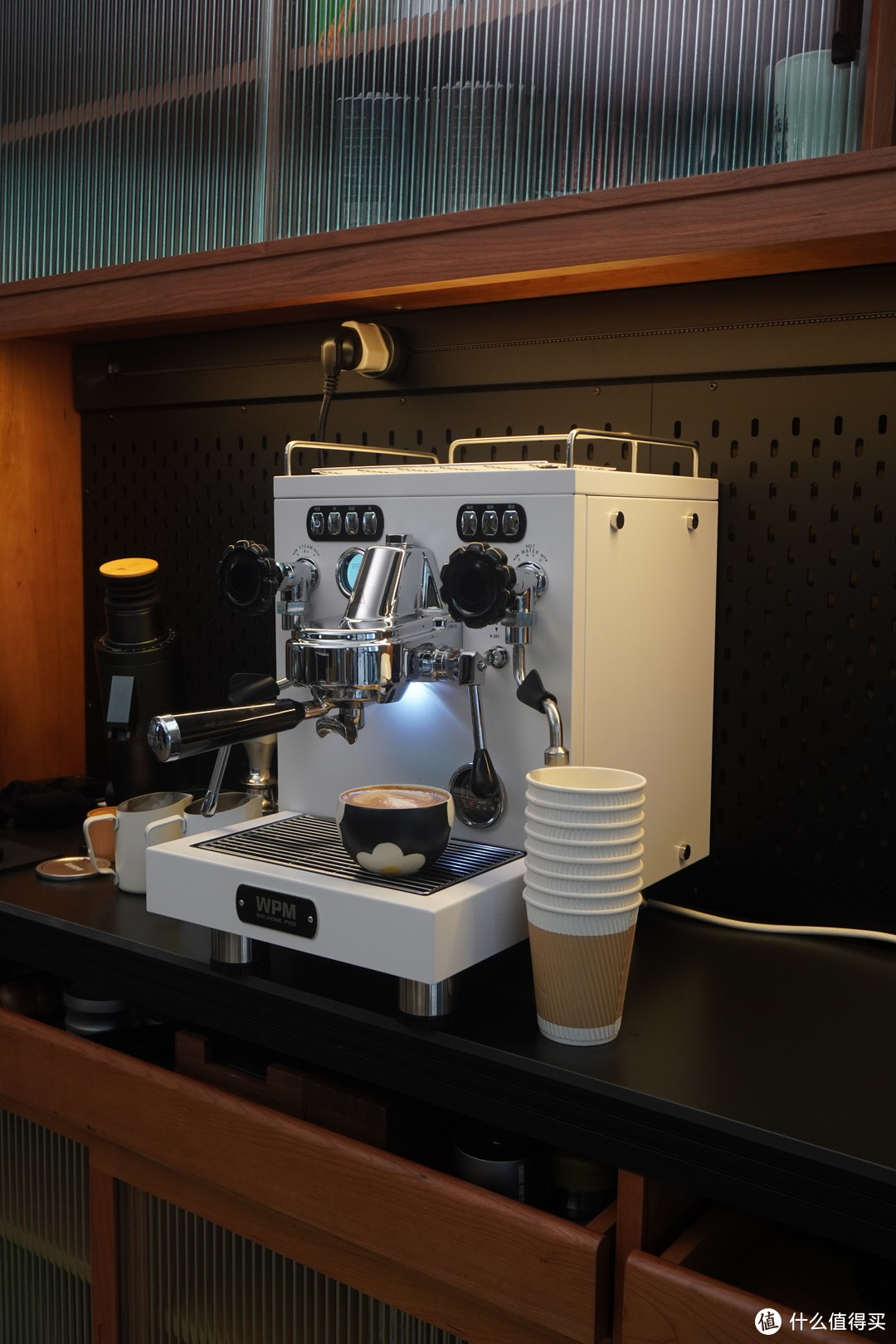 惠家330x变压萃取咖啡机带你领略咖啡的魅力！一杯咖啡，尽显品味人生！