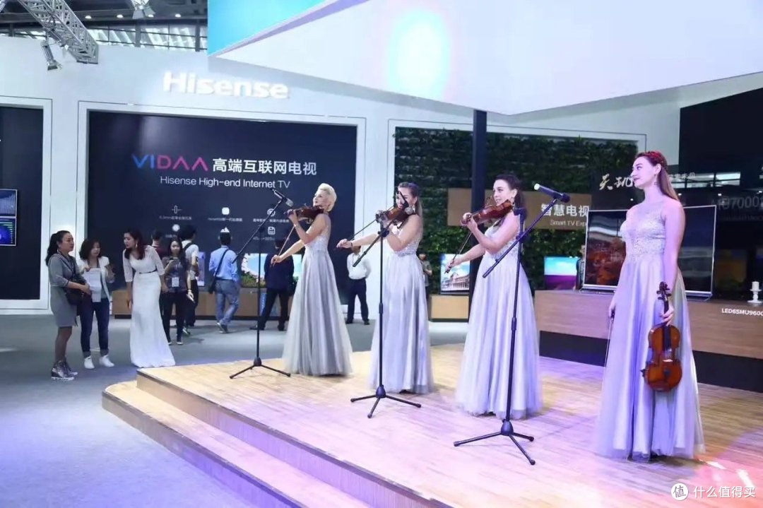 4米客厅选多大电视？听了装修师傅的建议，答案一目了然