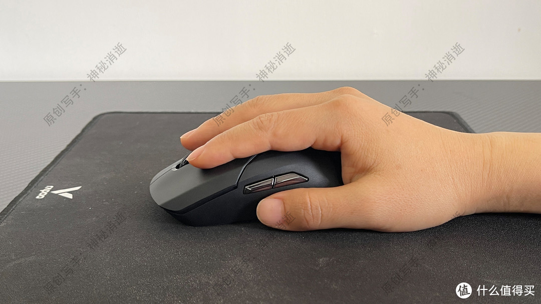 轻举易动，雷柏VT9PRO双模游戏鼠标让你操作感更快更平滑　