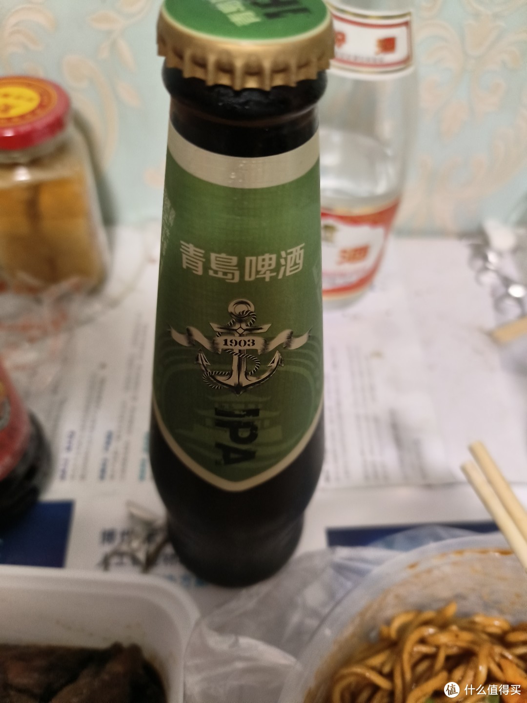 青岛啤酒 IPA配卤鸡爪热干面鉴赏