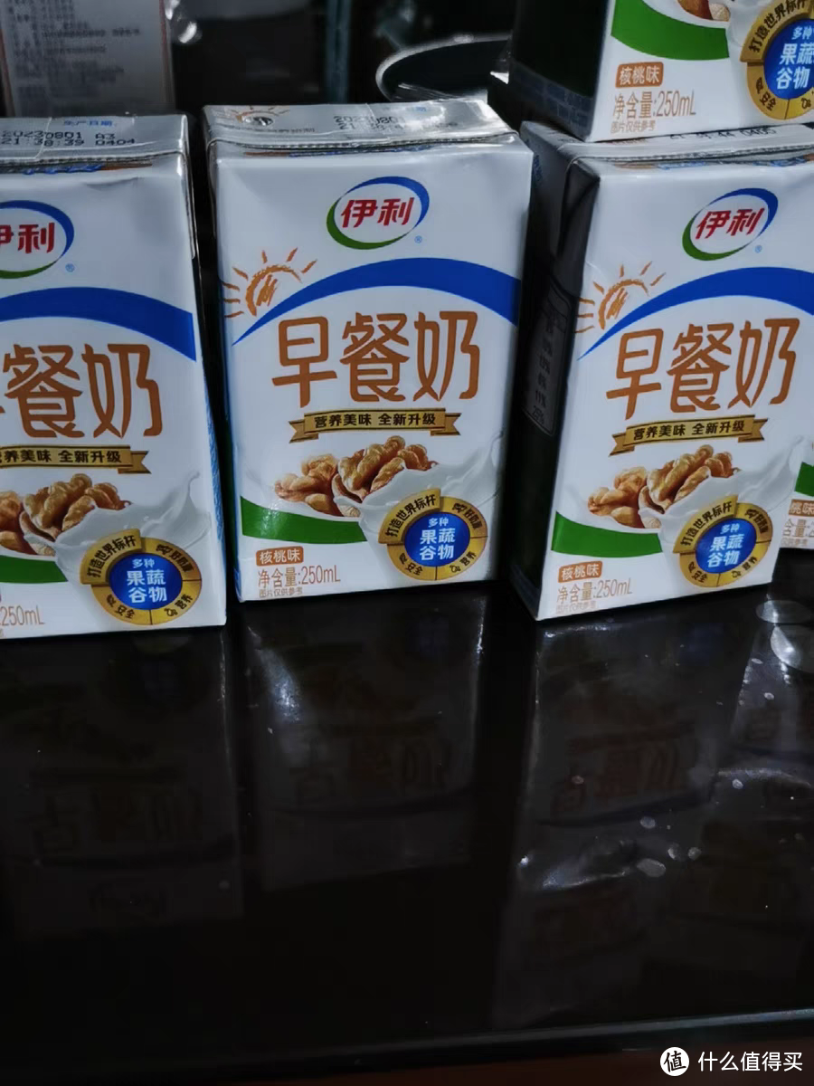 早上就要来一瓶早餐奶