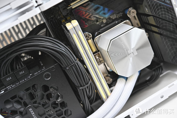 模块化 A4 水冷主机——ROG B760-I+影驰 4070+机械大师 MC14 魔方装机展示