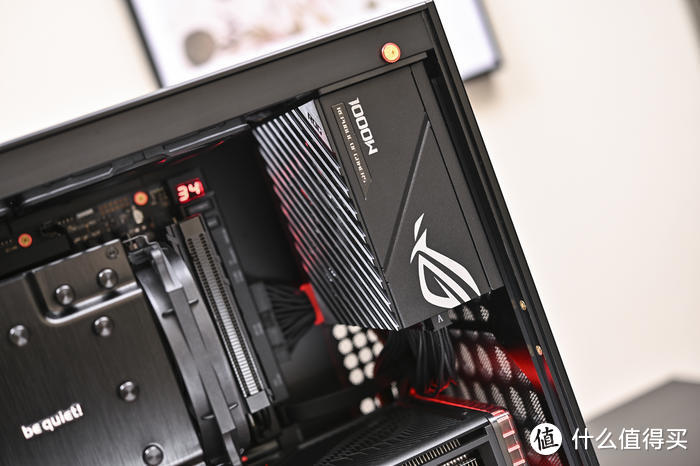 把 EATX 主板装进 25 升机箱——ROG X670E-EXTREME+船长 V12 装机展示