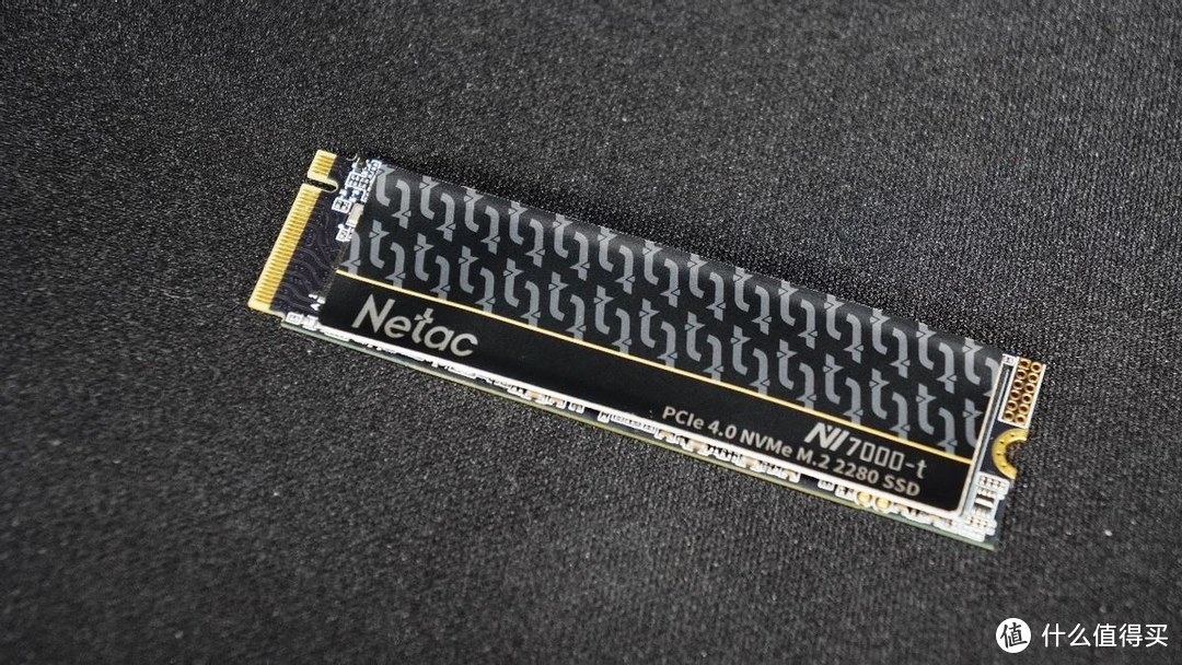 又一款高性能PCIe 4.0硬盘，2T版朗科 NV7000-t装机实测