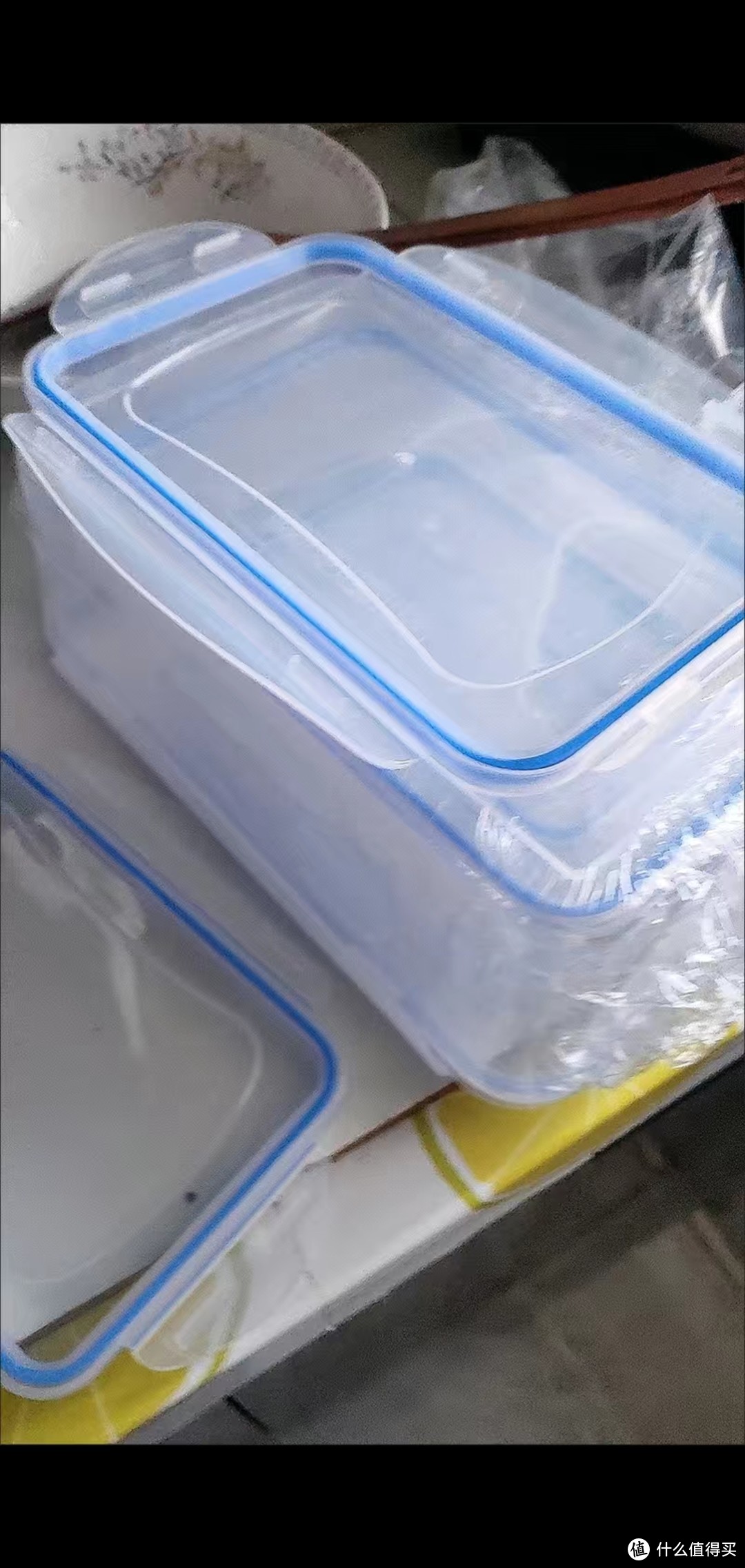 多功能塑料食品保鲜盒：便捷、易清洗、密封性好、适用性广
