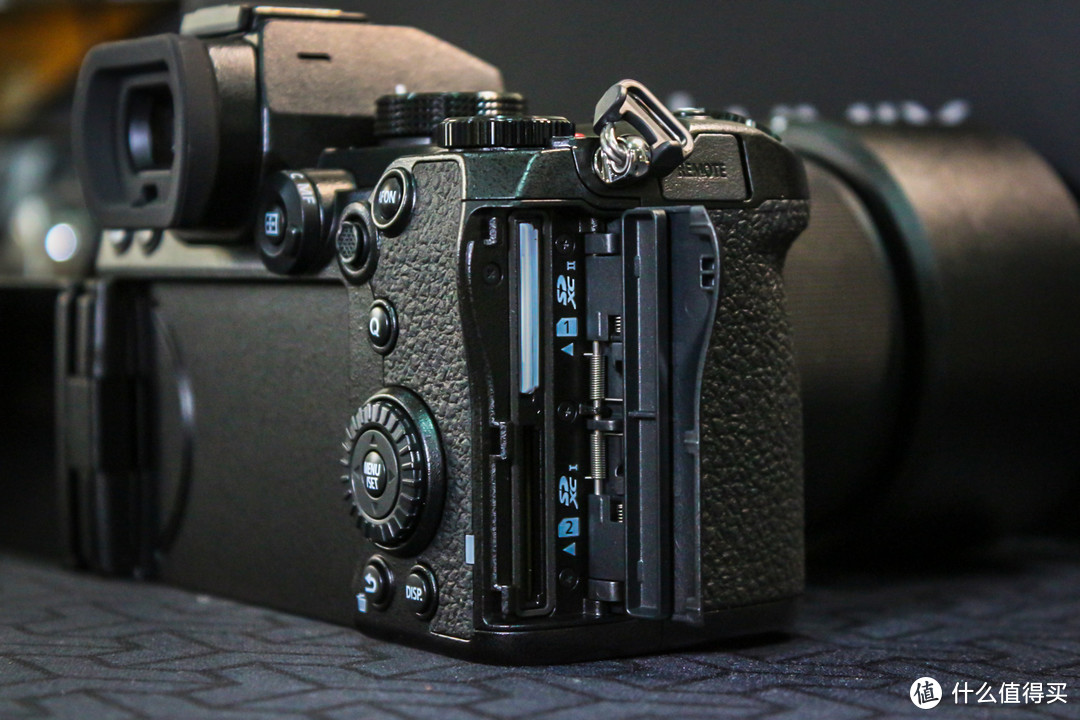 终于还是入了全画幅——松下S5(20-60/50mm)双镜头套装开箱