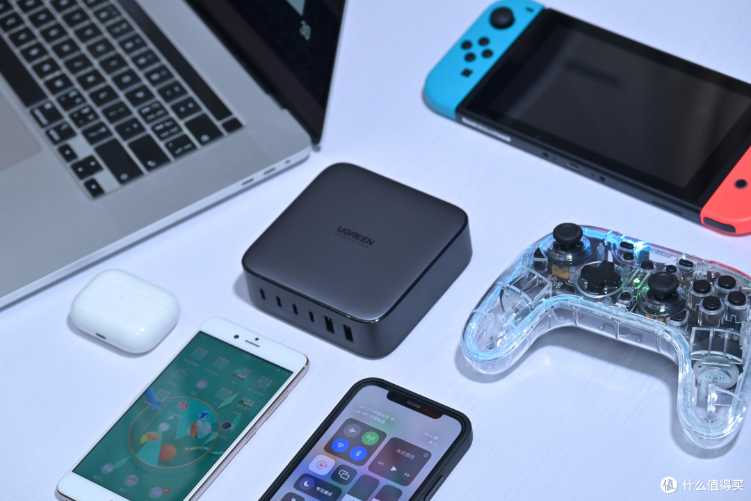 六口极速快充,无需等待,绿联闪充湃200w氮化镓充电器