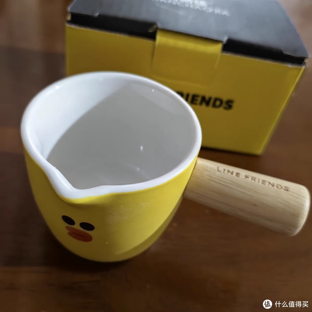LINE FRIENDS小奶盅牛奶壶是一款功能多样的咖啡量杯