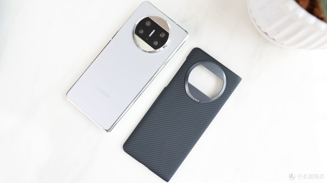 三百的华为Mate X3手机壳到底值不值？看完这篇测评就懂了