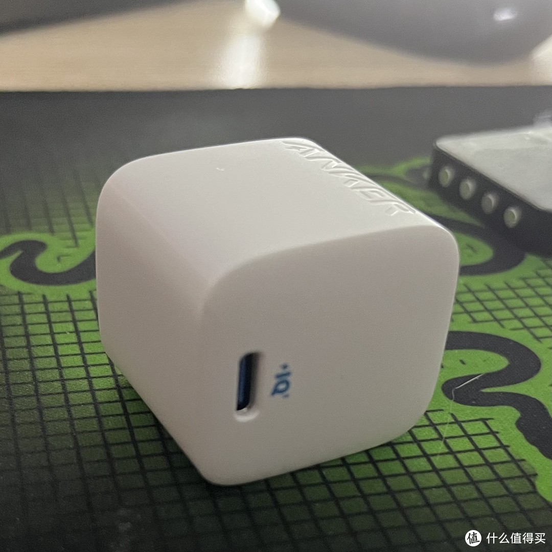 实测:Anker 312 20W 氮化镓充电头，半小时充满 iPhone 13!