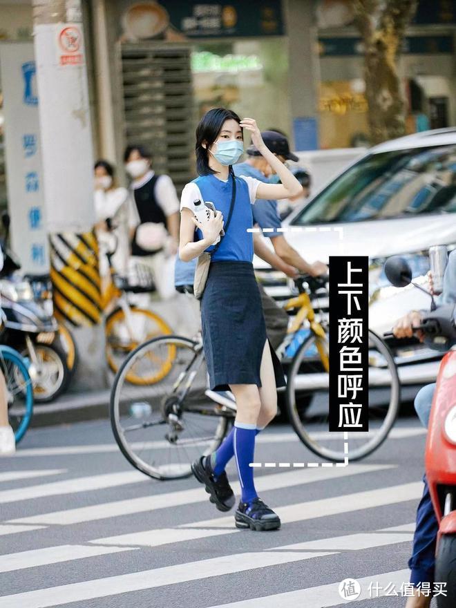 被“上海女生”惊艳了！满大街都穿得花花绿绿，却个个高级又时髦