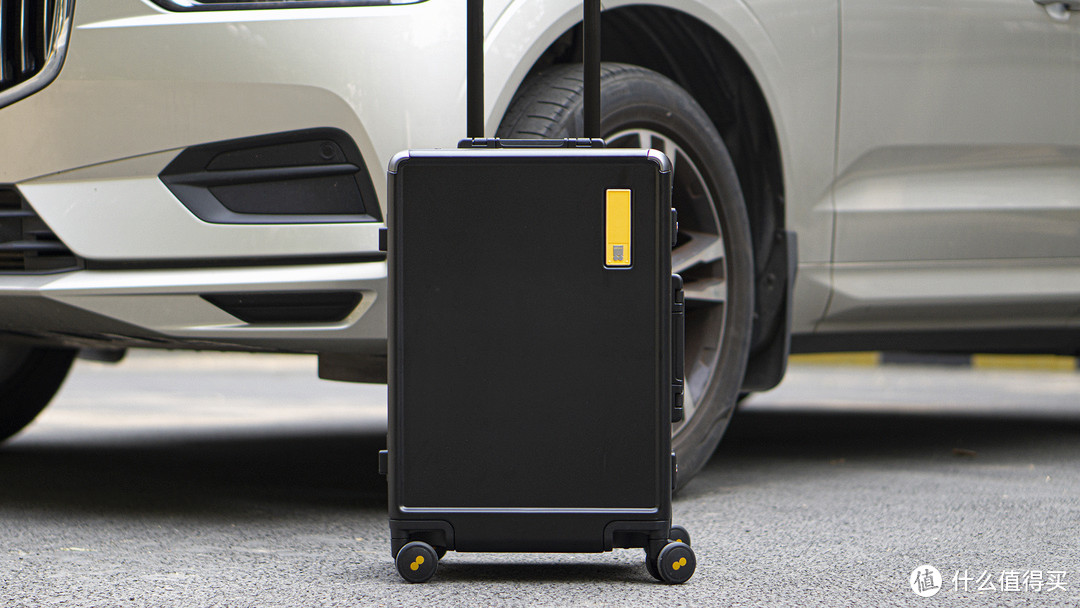 让旅行箱成为您出行的配饰！地平线8号-氦He，一款“显眼包”气质满满的旅行箱！