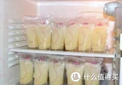 母乳挤到玻璃奶瓶能放多久？关于母乳的储存，这4点都应该了解清楚