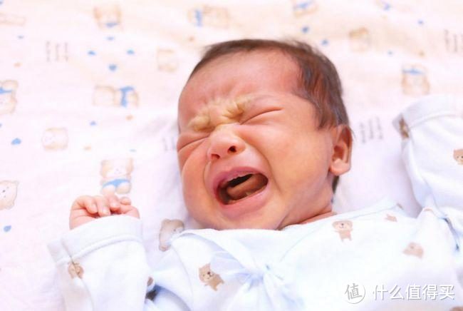 宝宝哭闹不要抱？了解1-3个月宝宝的情感和社交能力发育再决定