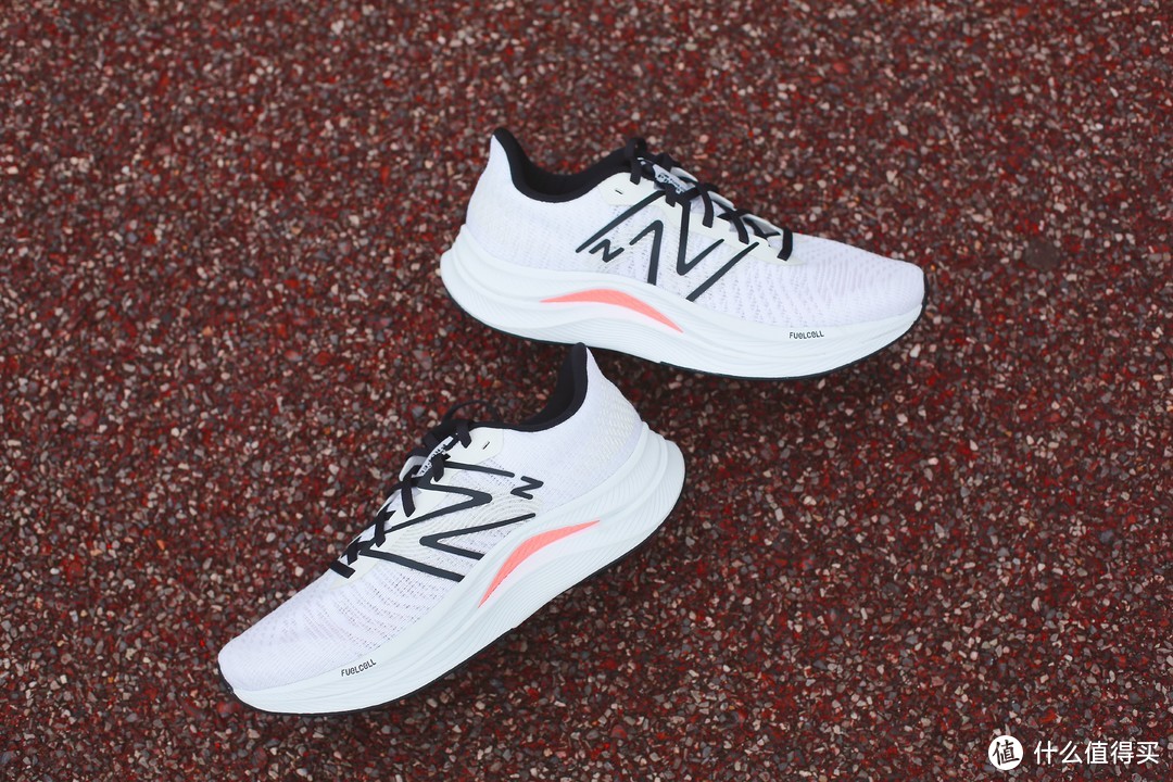 秋天的第一双跑鞋，试试New Balance Propel V4