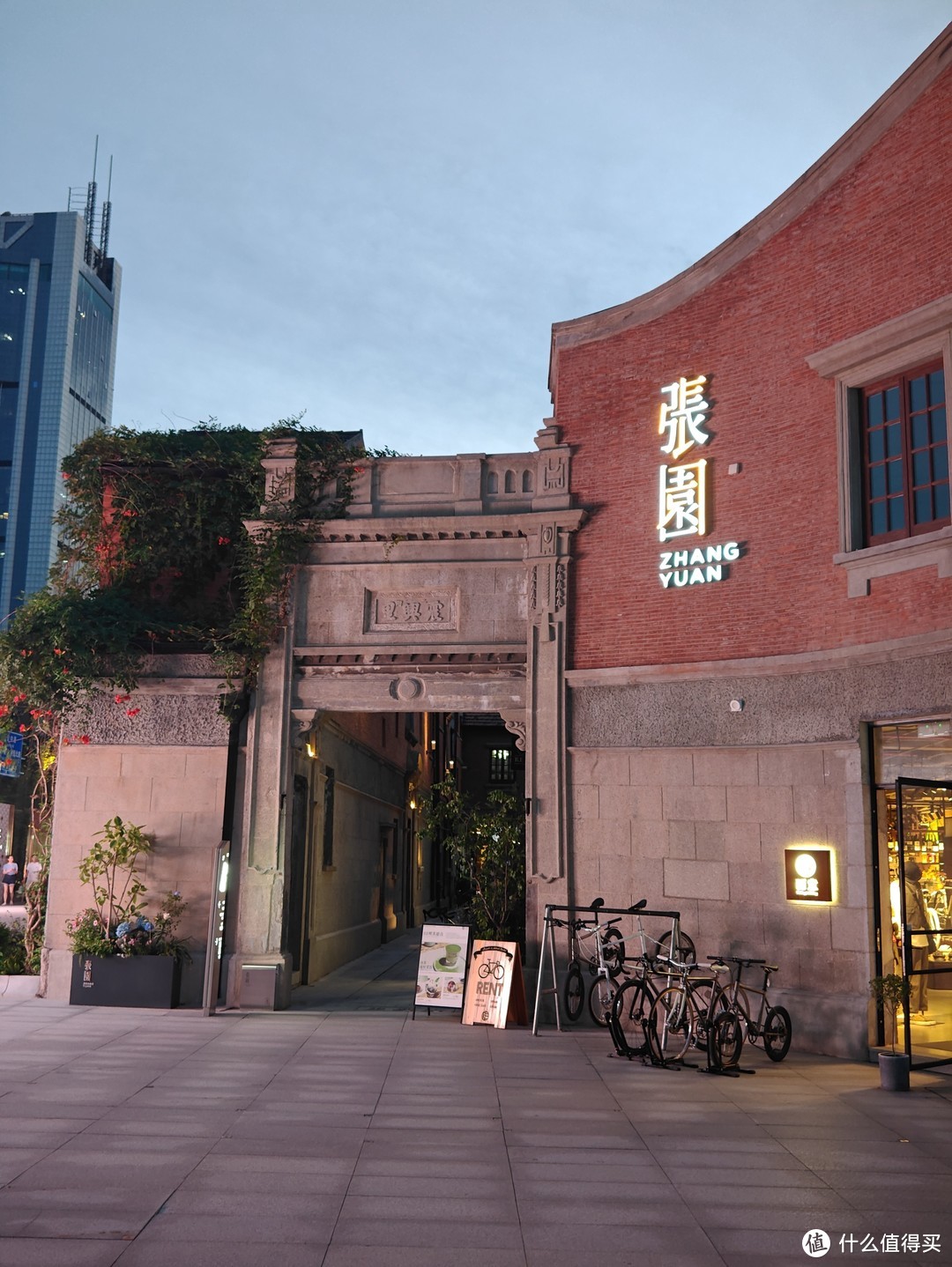 线下探店之自行车主题餐厅：位于上海张园的RE而意自行车厨房，让我们边吃边破风吧
