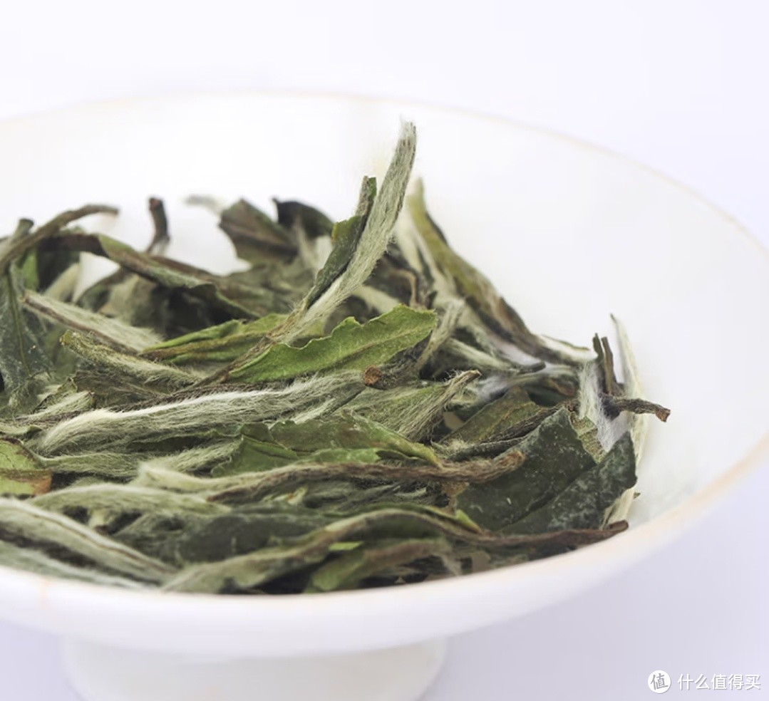 白茶一种分类简单的茶，标准严谨，选购价格体系也规范