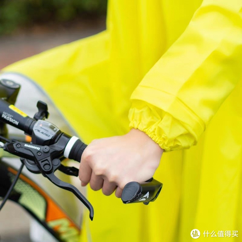 破风骑行之骑行雨衣：让你轻松应对雨天的最佳伴侣