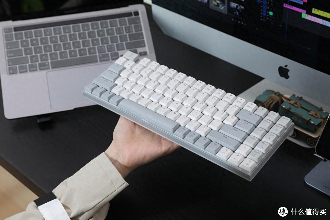 等等再换！Intel 14代性能喜人、矮轴机械键盘舒适便携上大分