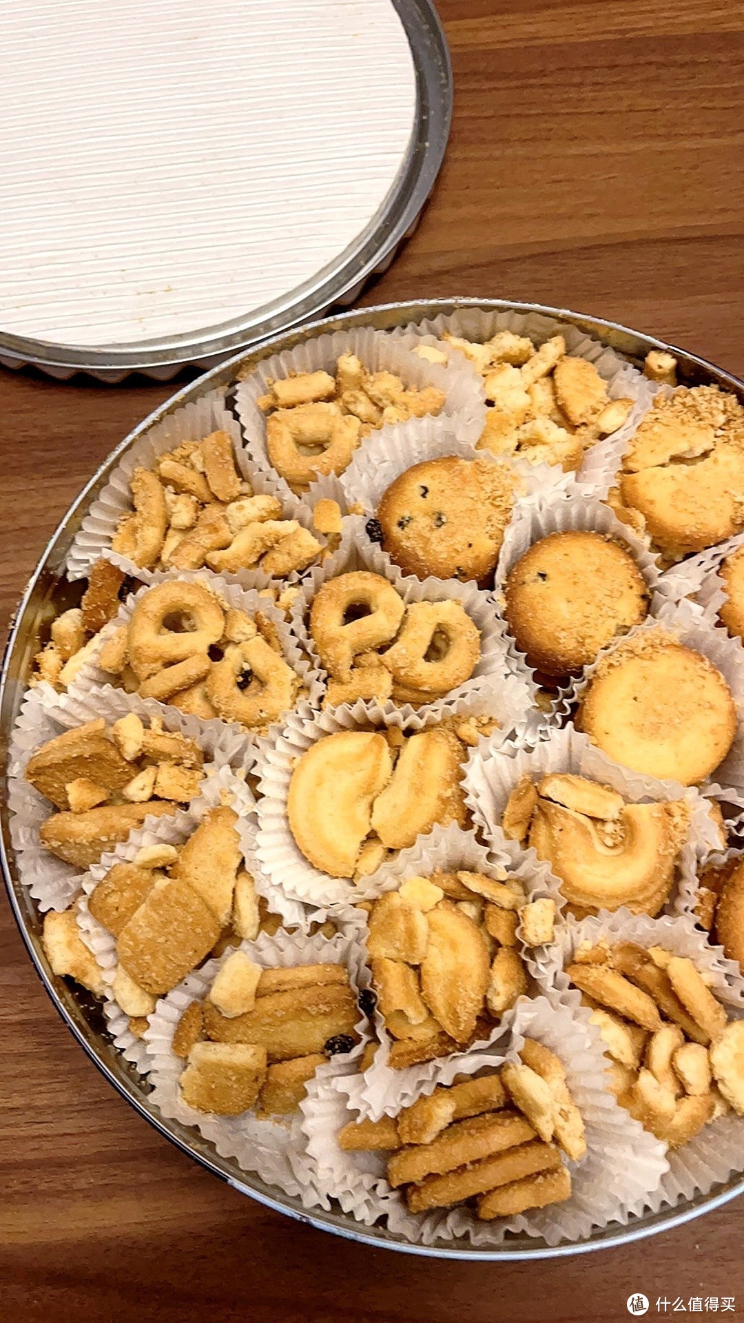 寄托思念，中秋佳节送皇冠丹麦曲奇饼干，甜蜜温馨共度团圆时刻
