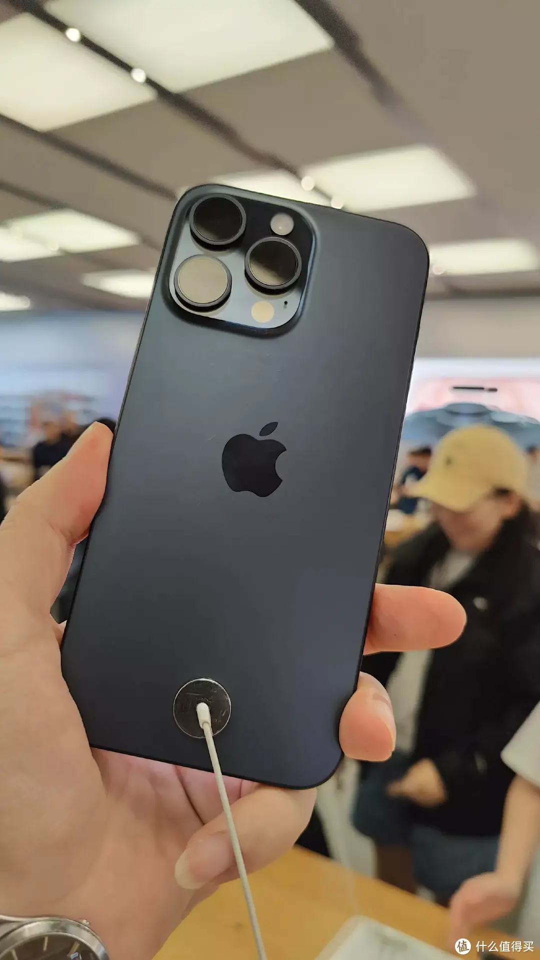销量火爆的iPhone 15 Pro Max，会打动你吗？