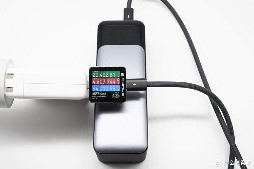 苹果雷雳4Pro 连接线 1m 评测：集快充、数据传输、视频传输于一身