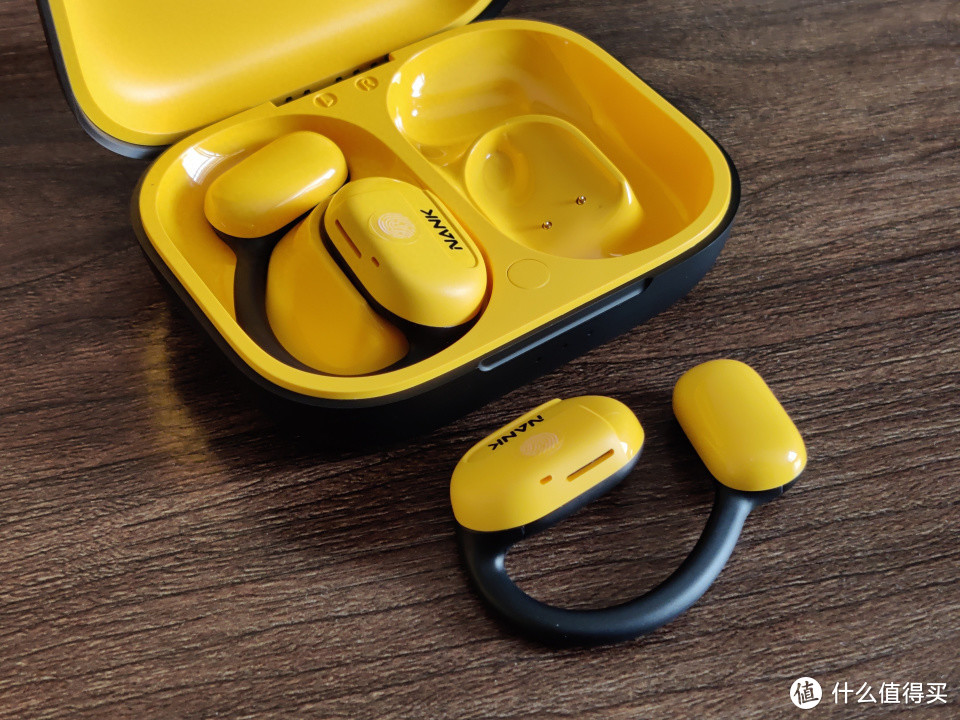 南卡OE CC蓝牙耳机 —— 音质出众，舒适耐用的高性能耳机