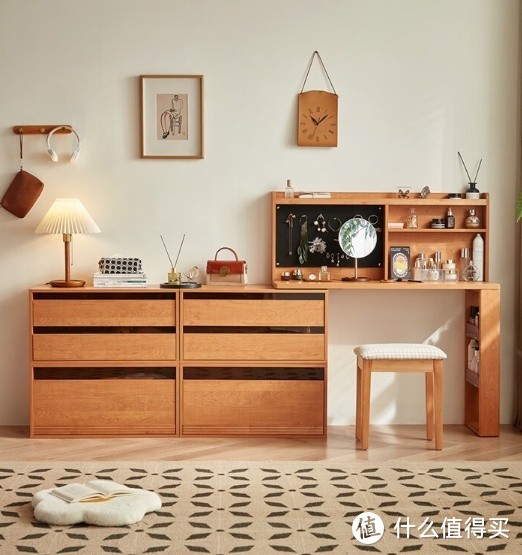 林氏家居北欧风格，一体式小户型转角化妆桌子: 平衡美与实用性的完美结合
